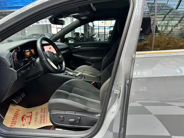 Volkswagen Golf 2022