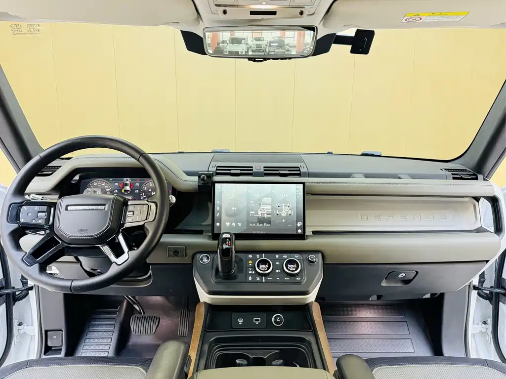 Land Rover Defender 2022 — фото 9