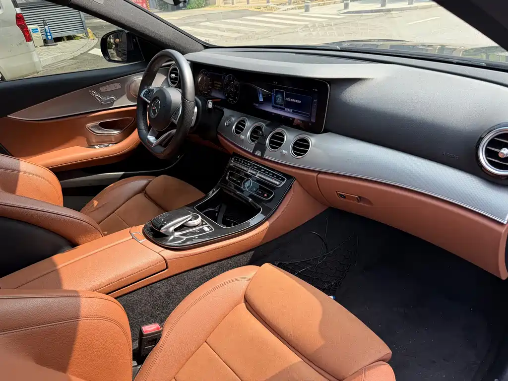 Mercedes-Benz E-Class 2018 — фото 21