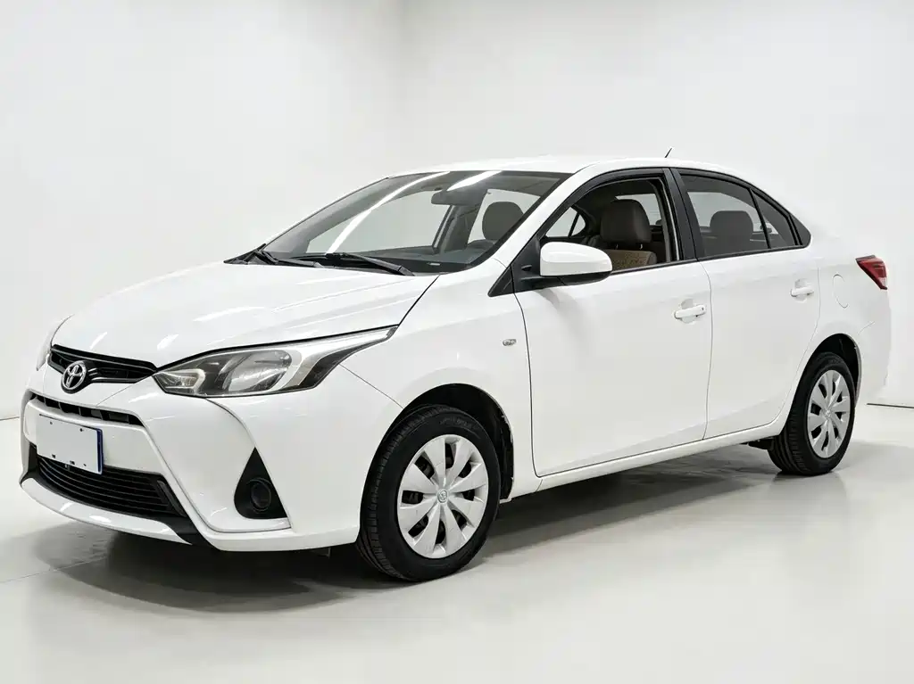 Toyota Yaris L 2019 — фото 1
