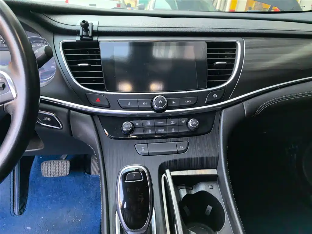 Buick LaCrosse 2020 — фото 13