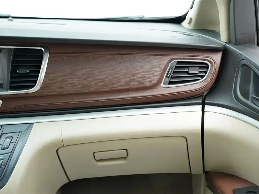 Buick GL8 2014 — фото 17