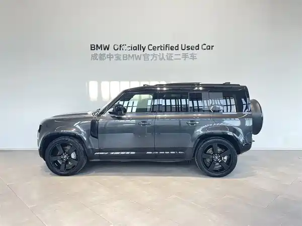 Land Rover Defender 2023