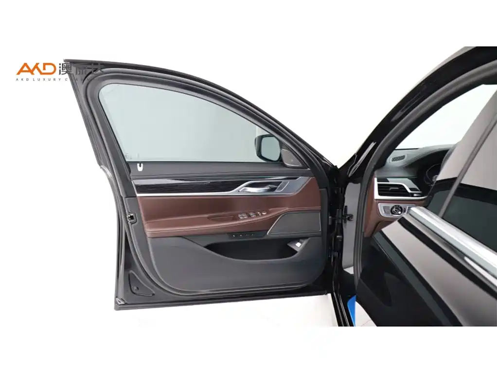 BMW 7 Series 2021 — фото 10