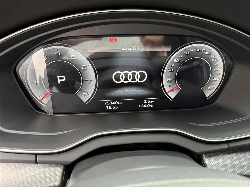 Audi Q5L 2024 — фото 10