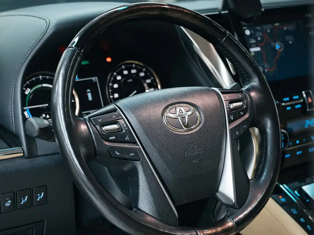 Toyota Alphard 2020 — фото 16