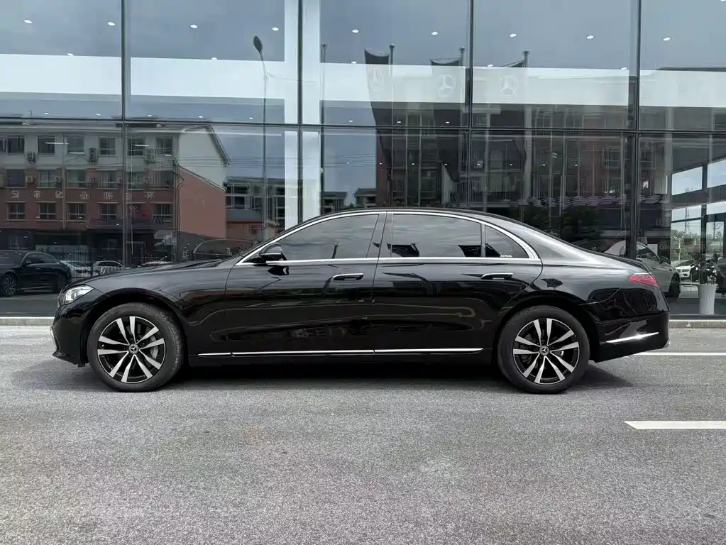 Mercedes-Benz S-Class 2023 — фото 4