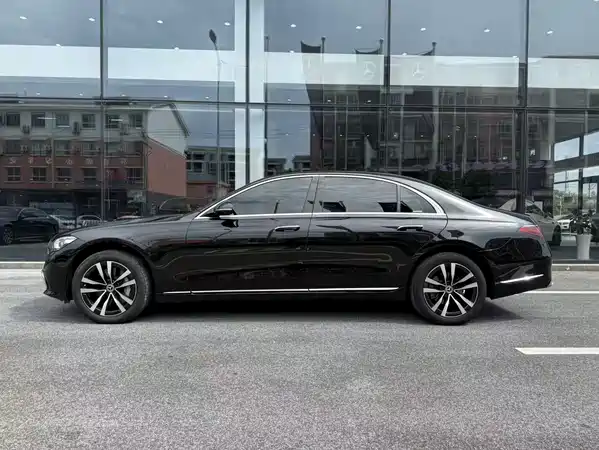 Mercedes-Benz S-Class 2023
