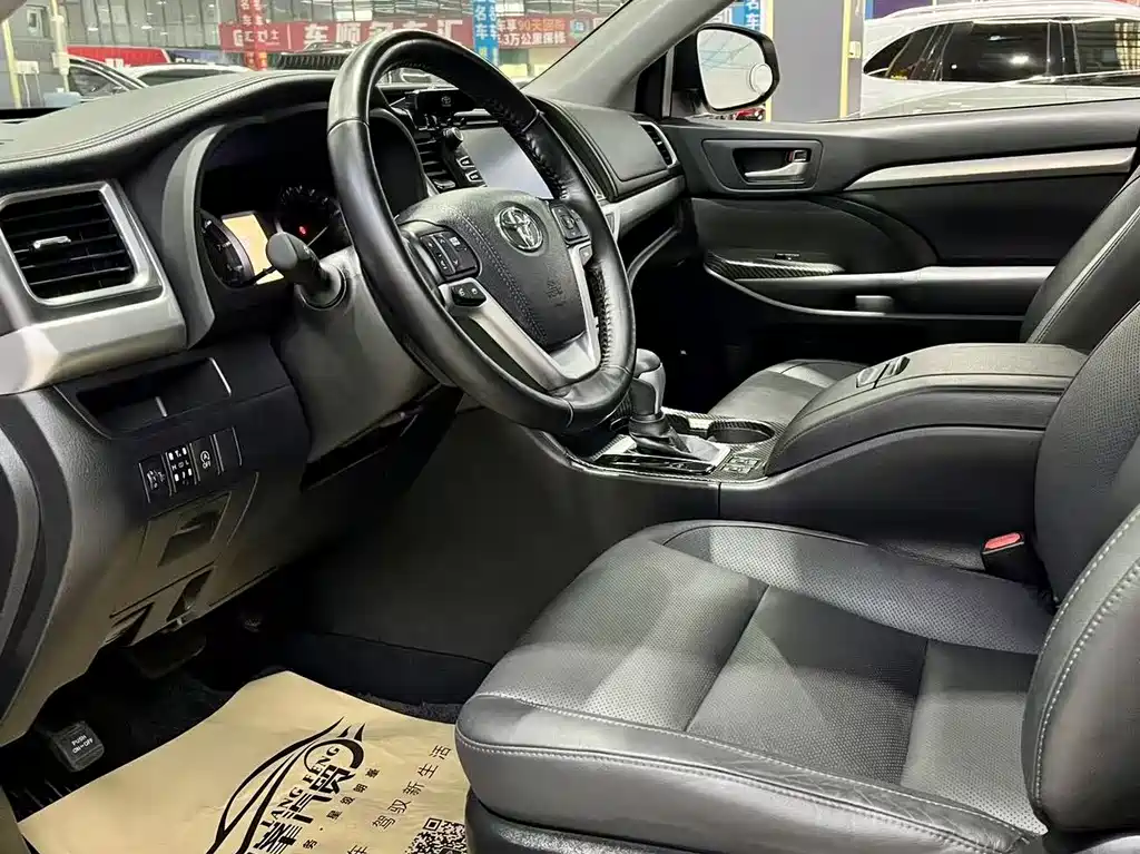 Toyota Highlander 2017 — фото 11