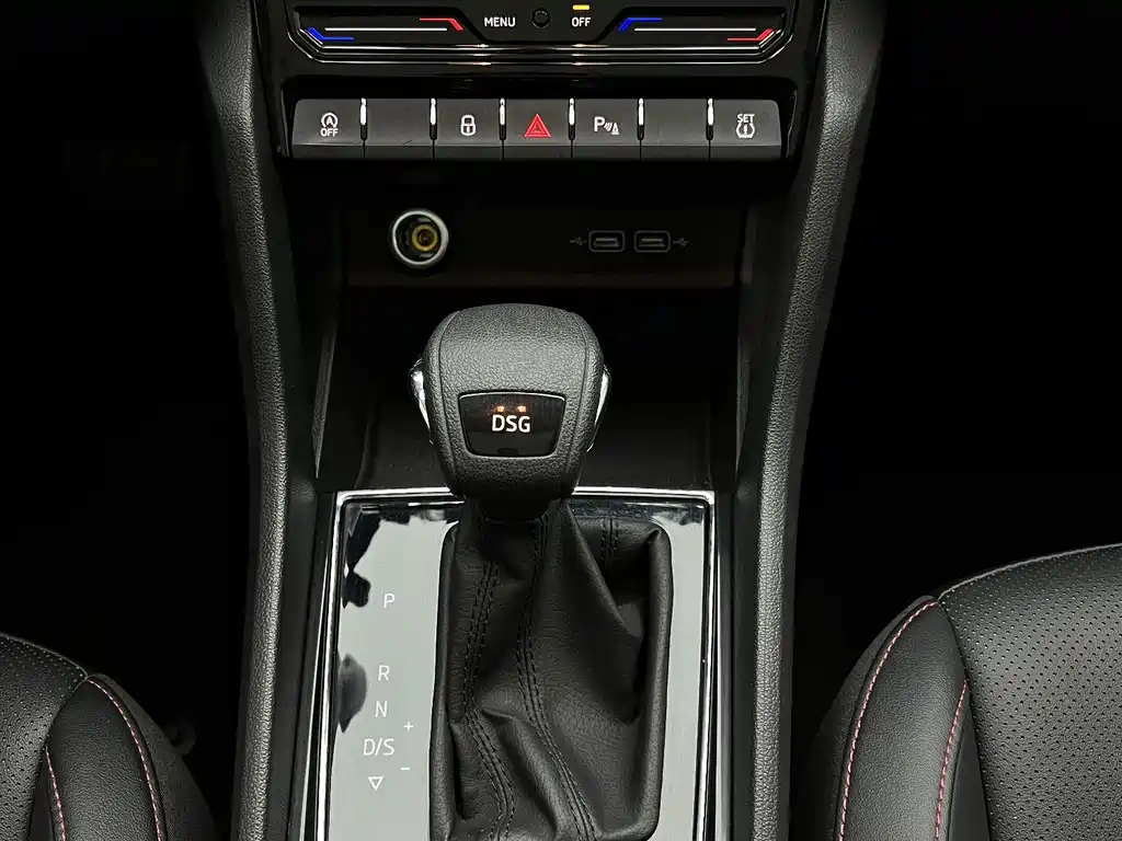 Skoda Karoq 2023 — фото 20