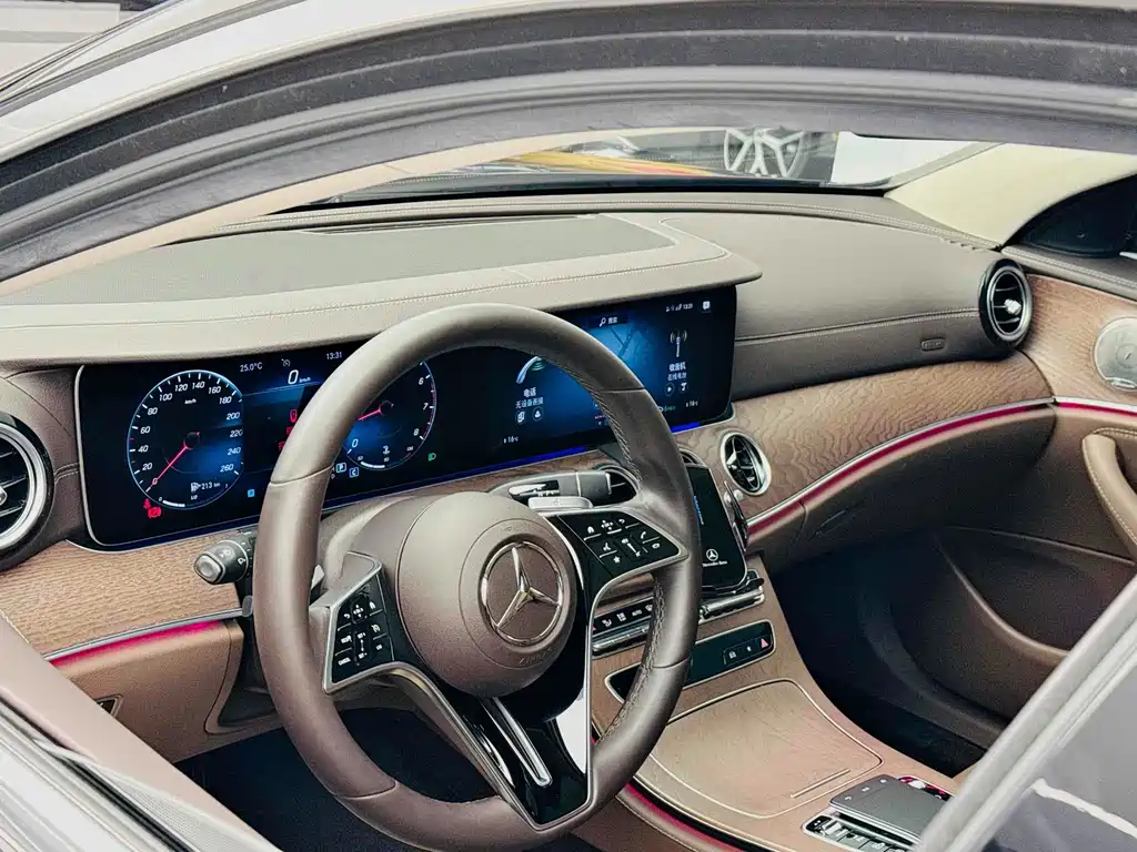 Mercedes-Benz E-Class 2023 — фото 6