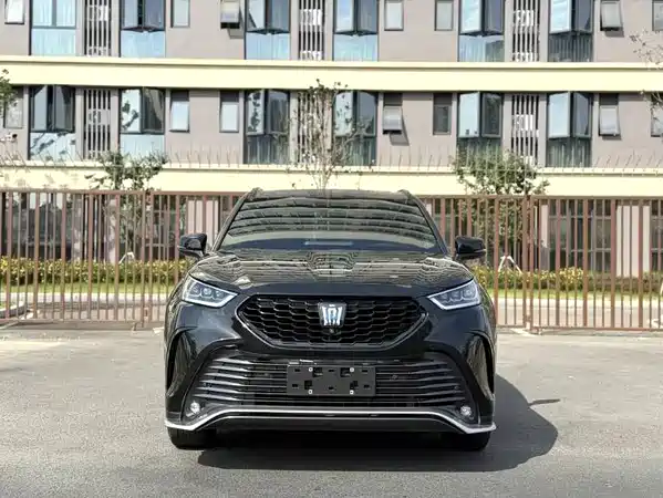 Toyota Crown Kluger 2022