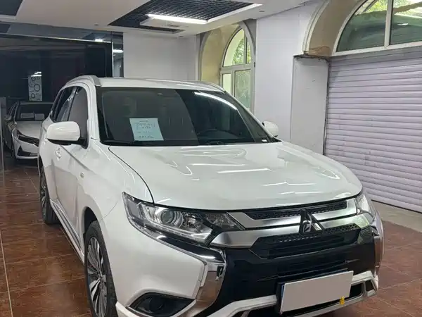 Mitsubishi Outlander 2021