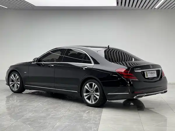 Mercedes-Benz S-Class 2021