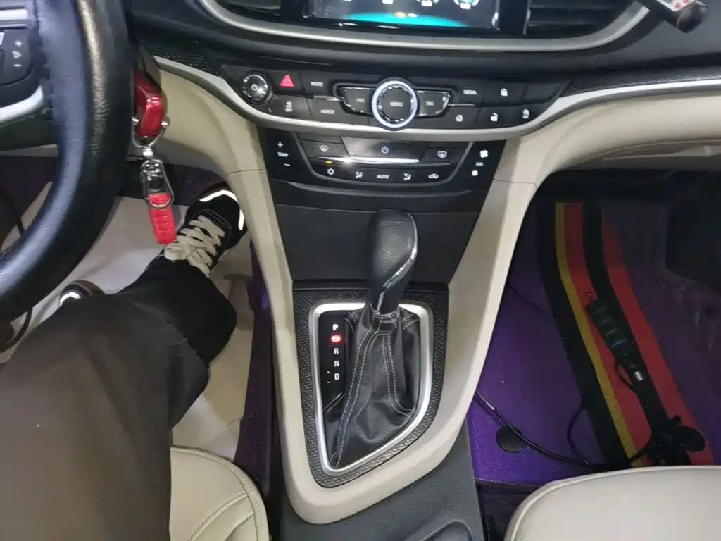 Buick Excelle 2019 — фото 16