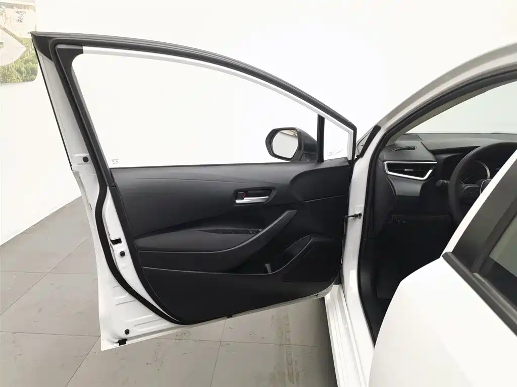 Toyota Corolla 2022 — фото 8