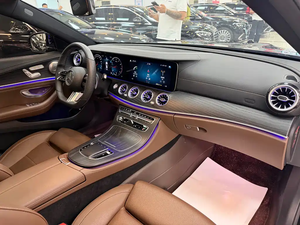 Mercedes-Benz E-Class 2022 — фото 17