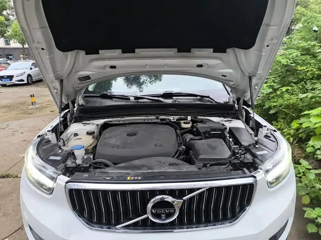 Volvo XC40 2022 — фото 20