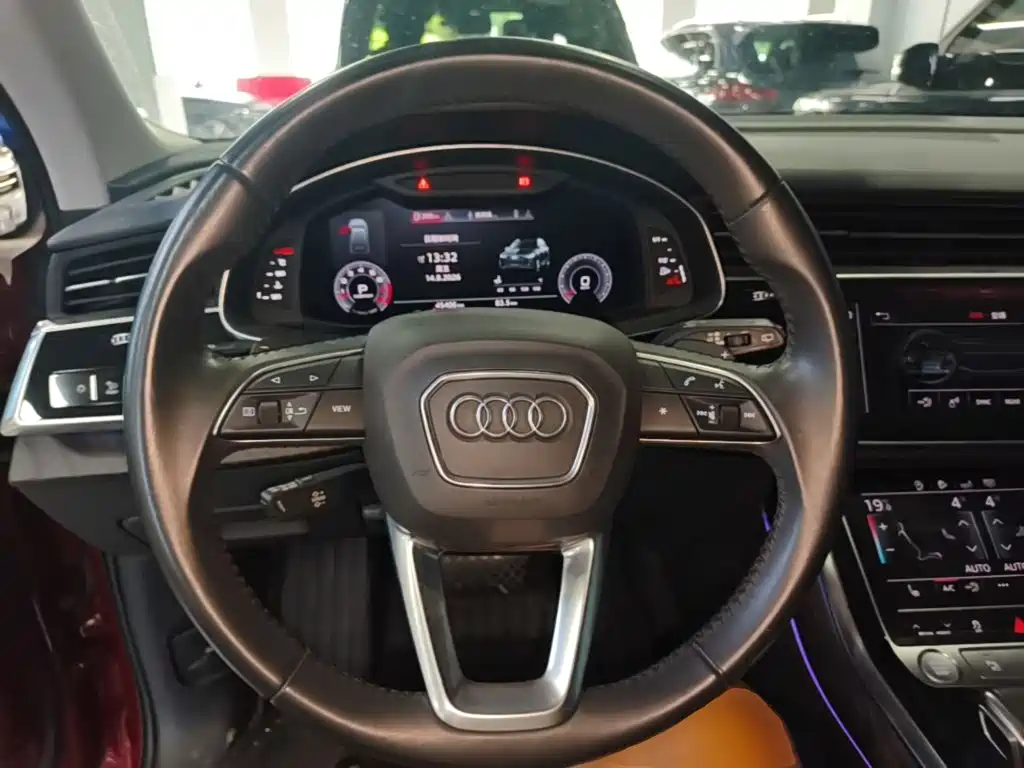 Audi Q7 2021 — фото 11