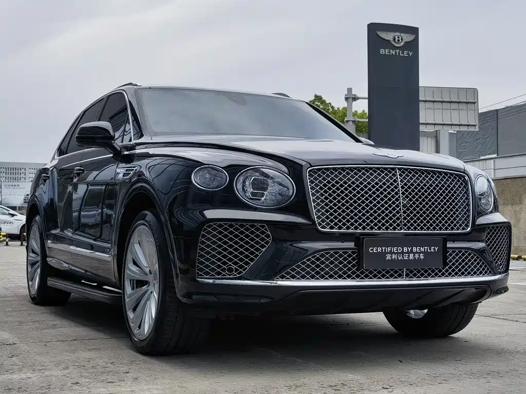 Bentley Bentayga 2023 — фото 3