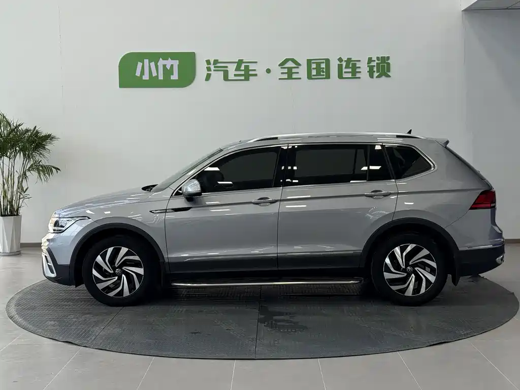 Volkswagen Tiguan L 2023 — фото 3