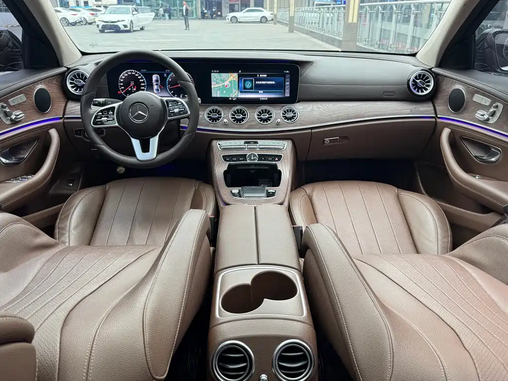 Mercedes-Benz E-Class 2019 — фото 15