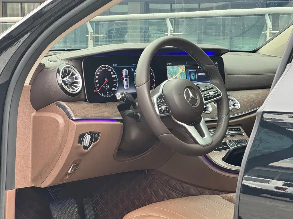 Mercedes-Benz E-Class 2019 — фото 10