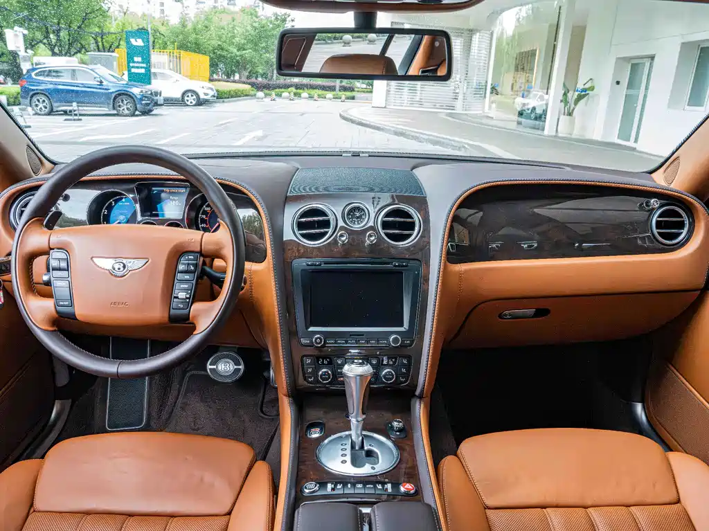Bentley Flying Spur 2012 — фото 17