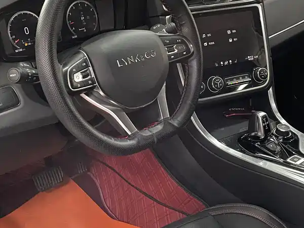 Lynk & Co 01 2017