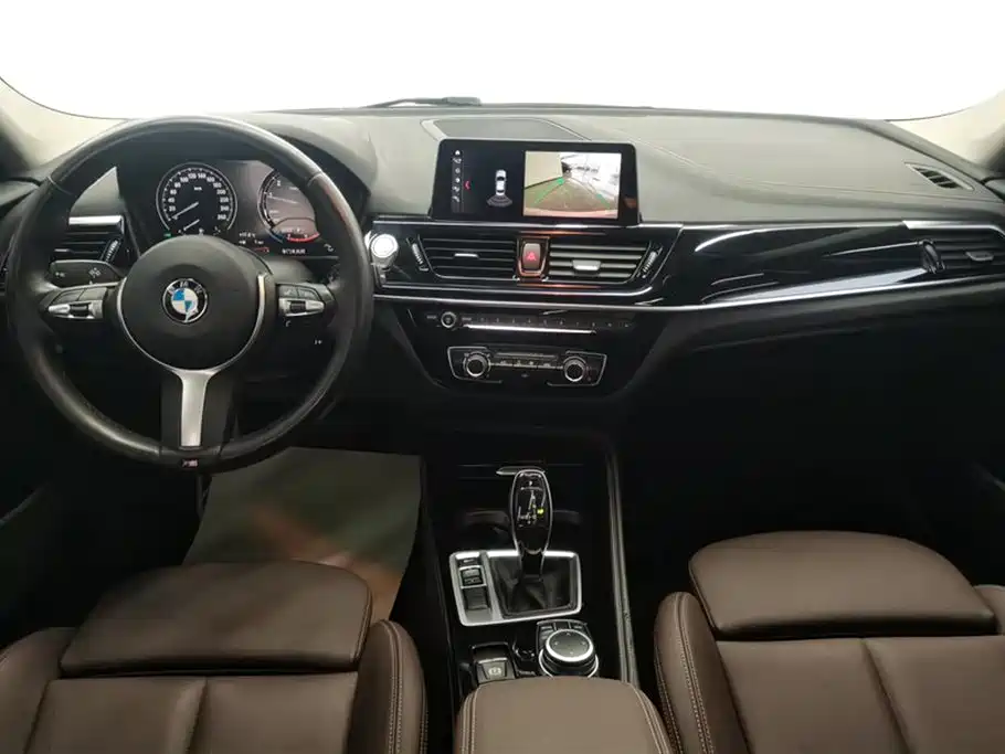 BMW 1 Series 2021 — фото 12
