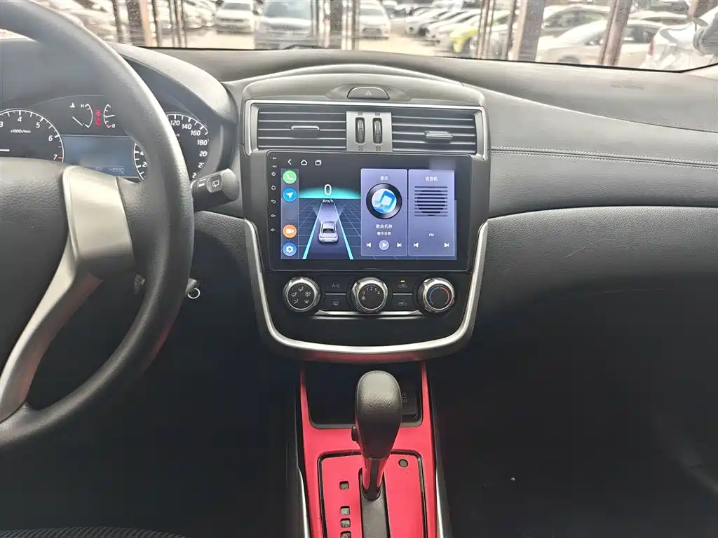 Nissan Tiida 2018 — фото 6