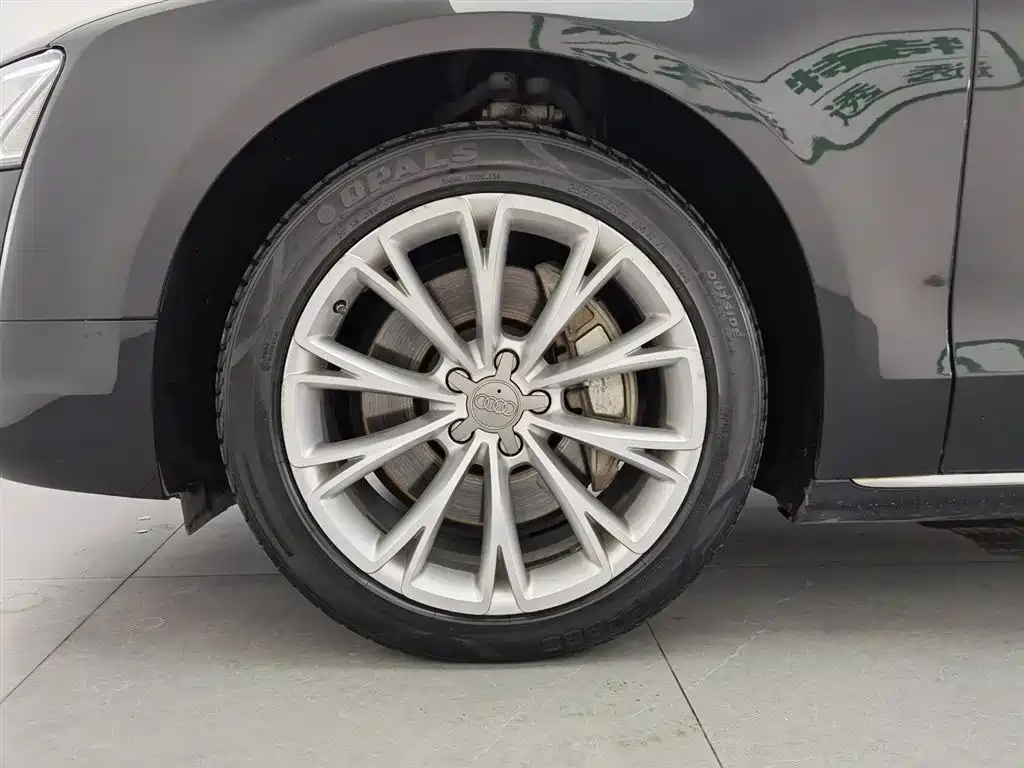 Audi A8 2017 — фото 17
