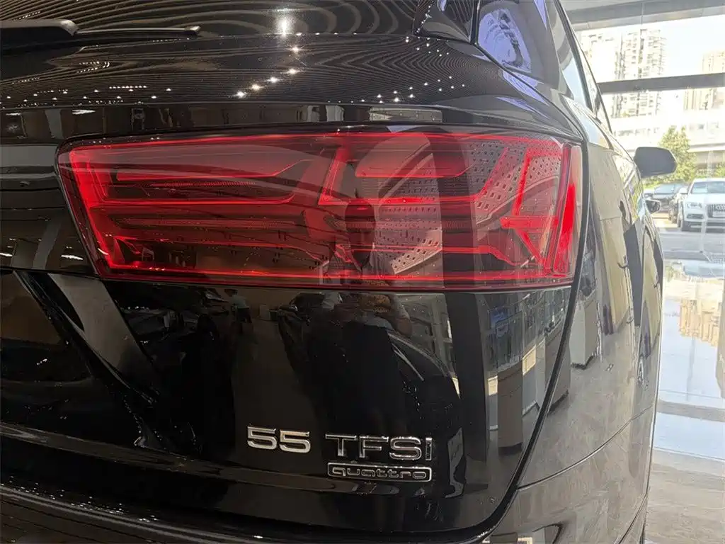 Audi Q7 2019 — фото 14