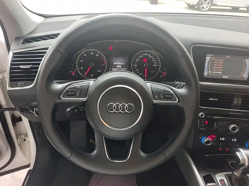 Audi Q5 2015 — фото 11