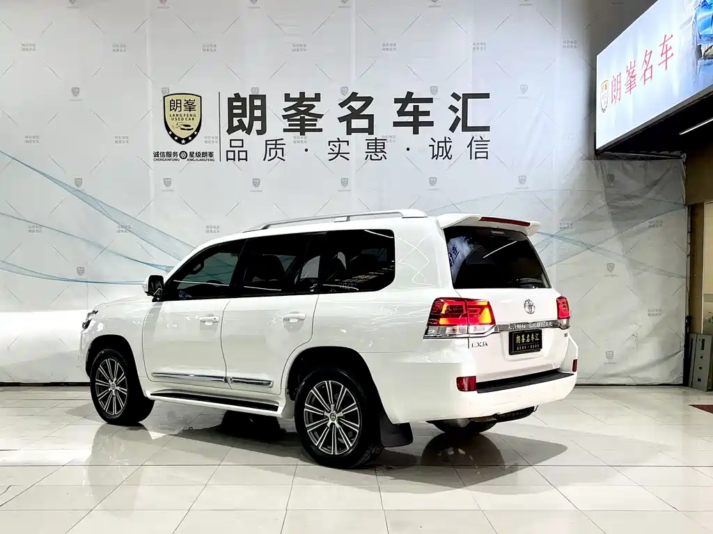 Toyota Land Cruiser 2018 — фото 6