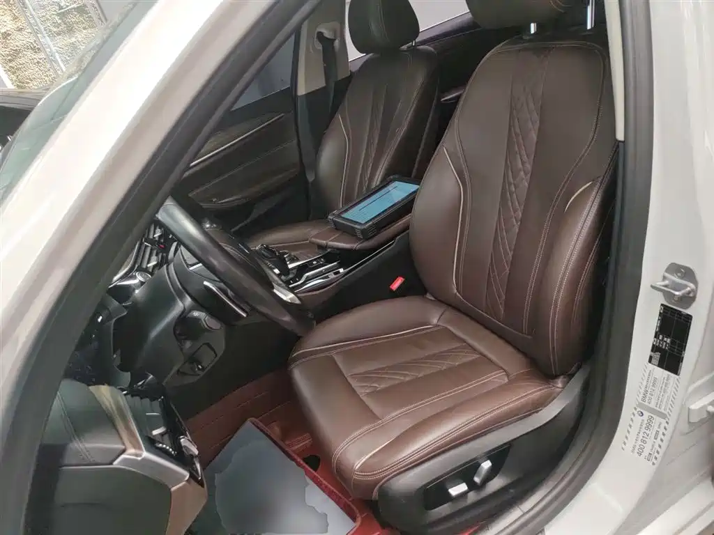 BMW 5 Series 2019 — фото 15
