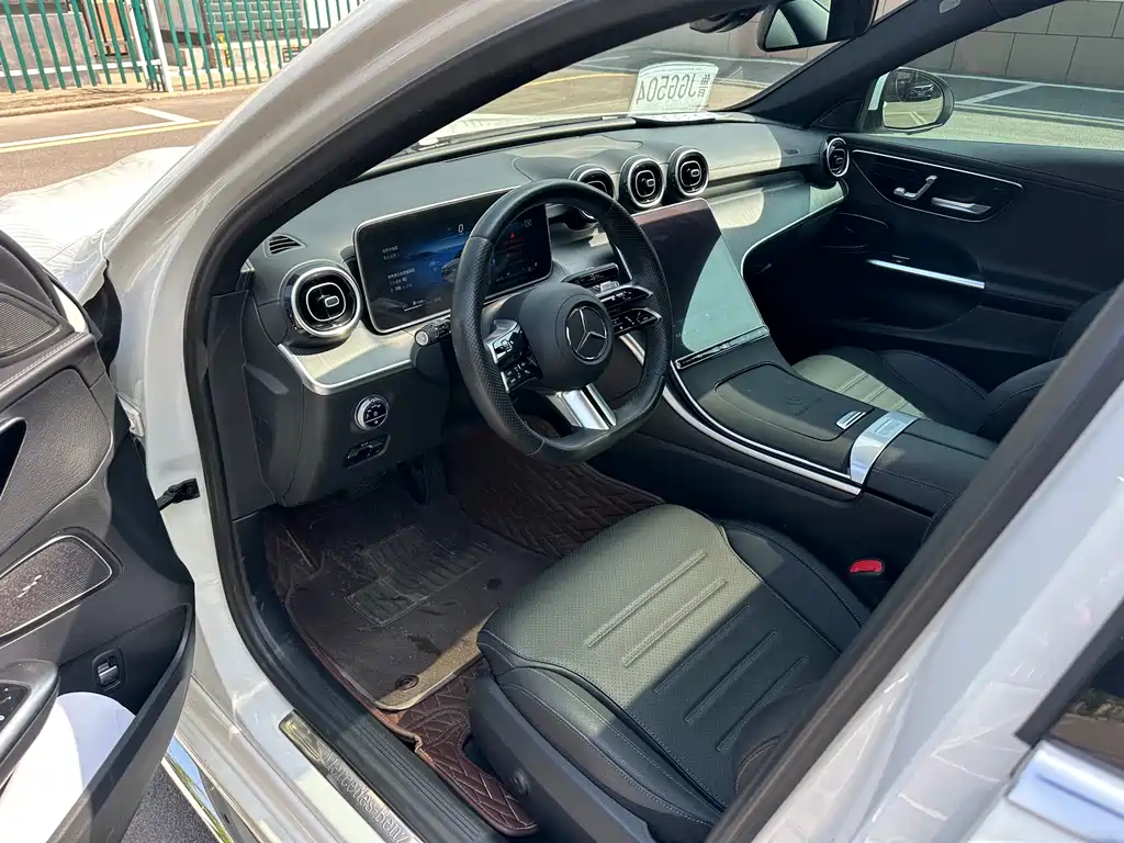 Mercedes-Benz C-Class 2023 — фото 9