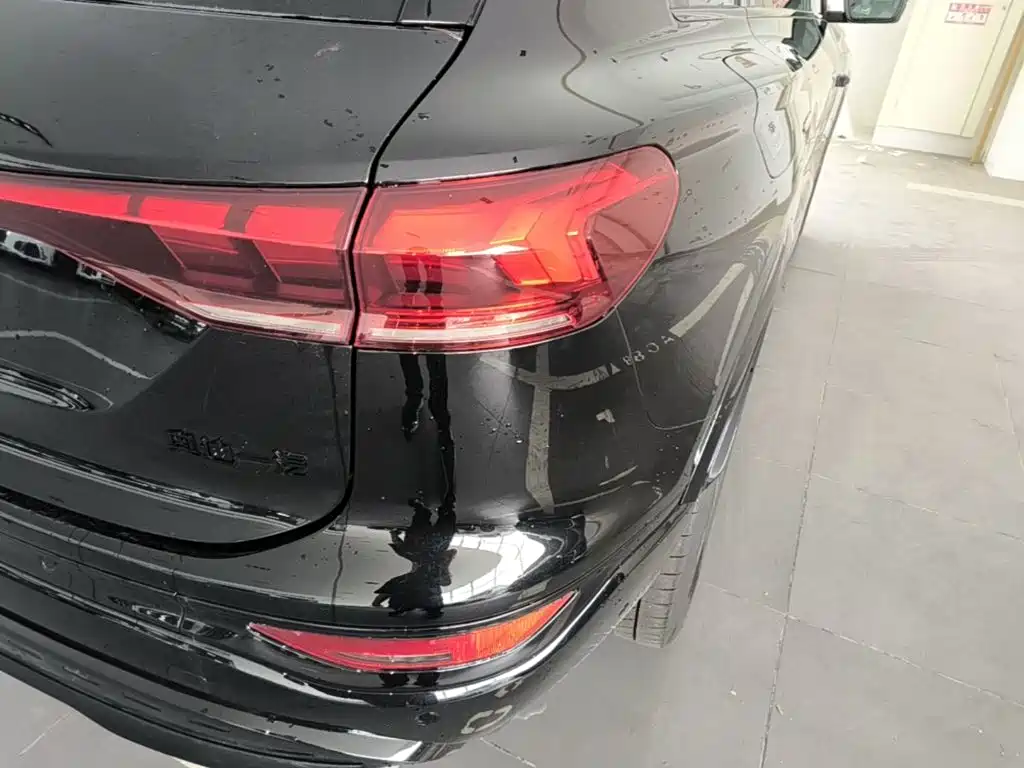 Audi Q6L E-Tron 2025 — фото 8