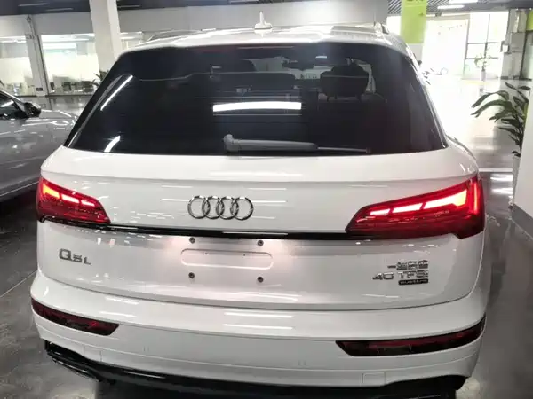 Audi Q5L 2023