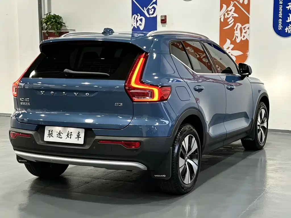 Volvo XC40 2022 — фото 6