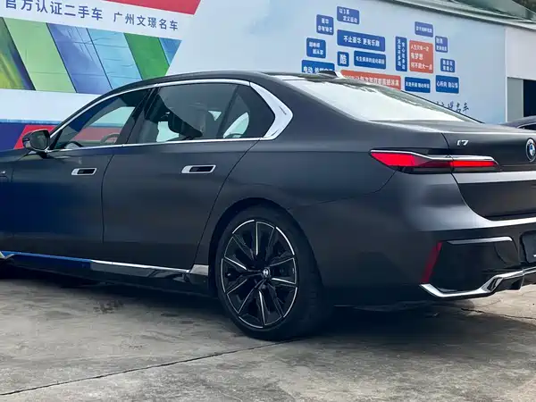BMW i7 2023