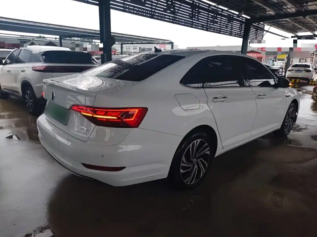 Volkswagen Sagitar 2022