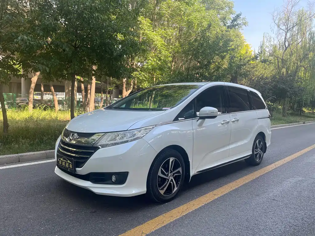 Honda Odyssey 2017 — фото 1