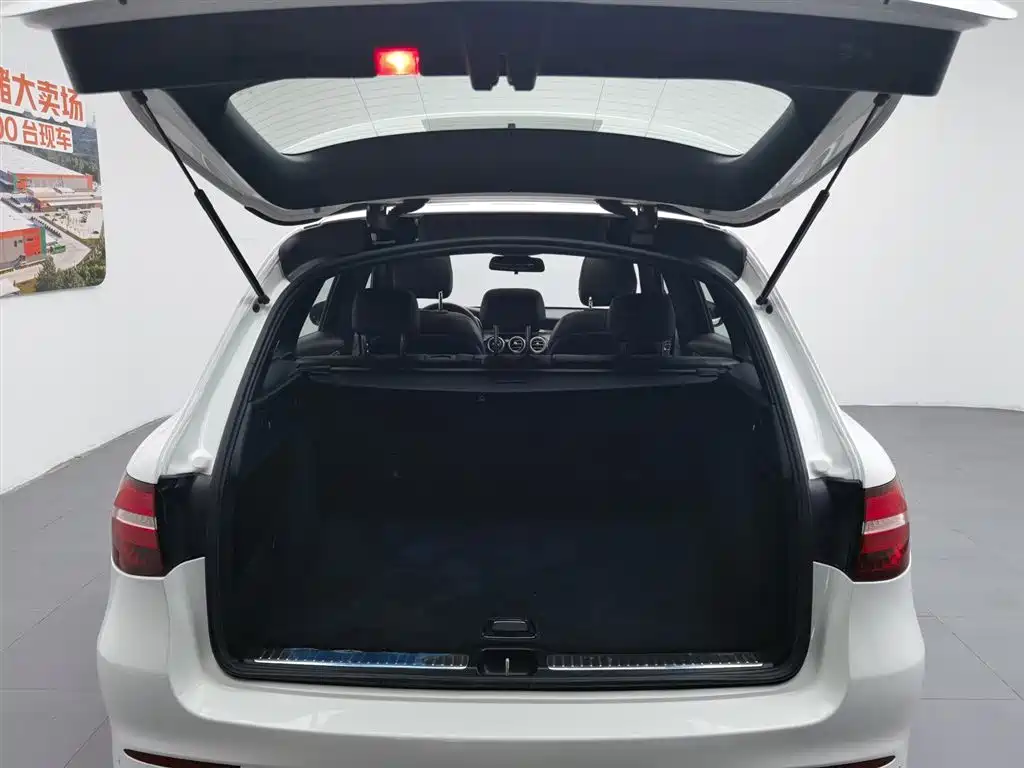Mercedes-Benz GLC 2018 — фото 16