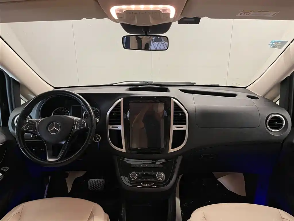Mercedes-Benz Vito 2018 — фото 12