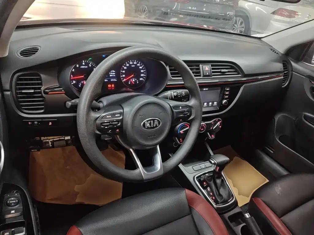 Kia KX Cross 2018 — фото 6