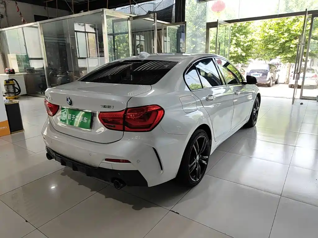 BMW 1 Series 2021