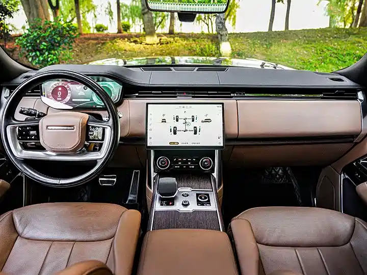 Land Rover Range Rover 2024 — фото 13