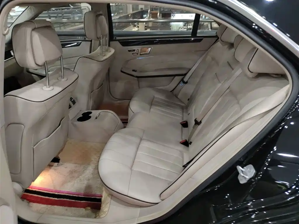 Mercedes-Benz E-Class 2015 — фото 17