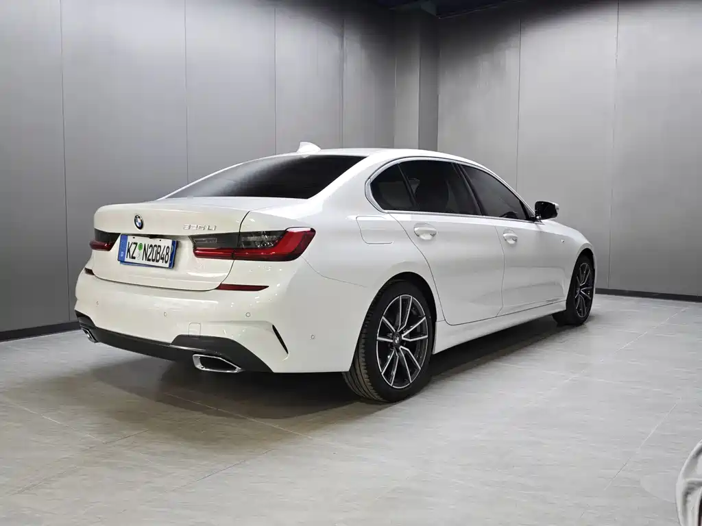 BMW 3 Series 2021 — фото 19
